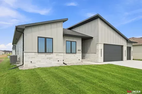 Exterior - 1814 E 8th St, Hickman, NE 68372 photo 3 of 7