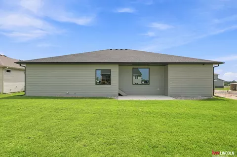 Exterior - 1814 E 8th St, Hickman, NE 68372 photo 6 of 7