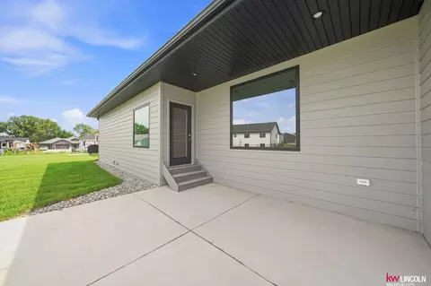 Exterior - 1814 E 8th St, Hickman, NE 68372 photo 5 of 7