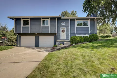13916 Lisa Cir, Omaha, NE 68138