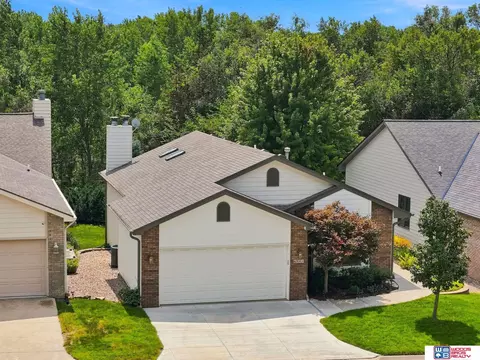6941 Forest Lake Blvd, Lincoln, NE 68516