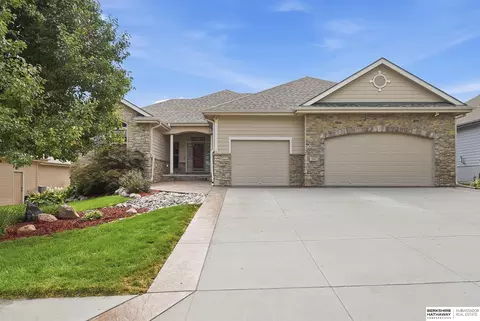 10239 Margo St, La Vista, NE 68128