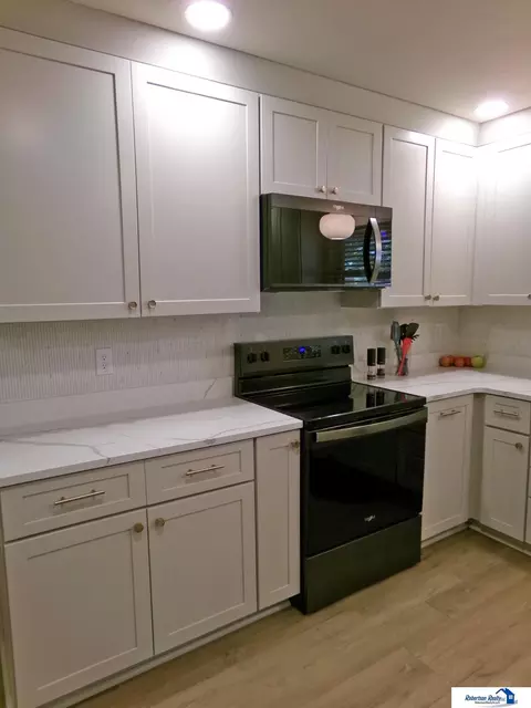 Kitchen - 1718 Sara Rd, Beatrice, NE 68310 photo 11 of 15