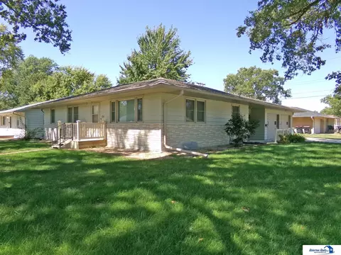Exterior - 1718 Sara Rd, Beatrice, NE 68310 photo 1 of 5