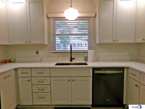 Kitchen - 1718 Sara Rd, Beatrice, NE 68310 photo 5 of 15