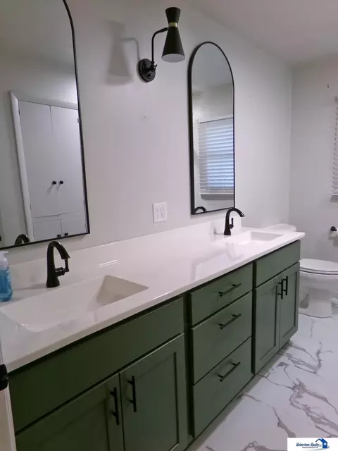 Bath - 1718 Sara Rd, Beatrice, NE 68310 photo 1 of 9