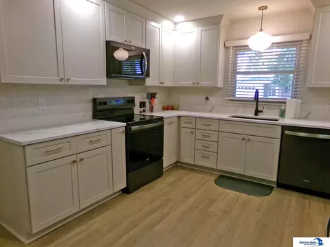 Kitchen - 1718 Sara Rd, Beatrice, NE 68310 photo 4 of 15