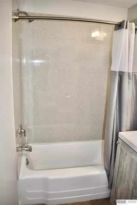 Bath - 713 5th St, Scribner, NE 68057 photo 2 of 4