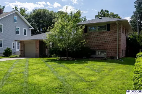 3849 Dudley St, Lincoln, NE 68503