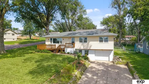 638 Osage Dr, Papillion, NE 68046