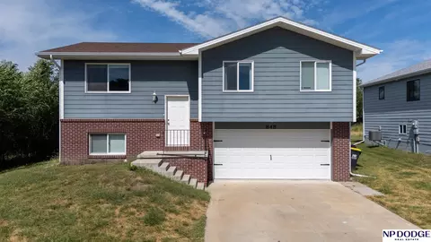 848 Barker Ln, Lincoln, NE 68521