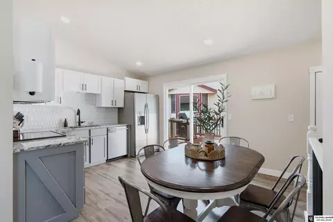 511 Mormon Trl, Lincoln, NE 68521