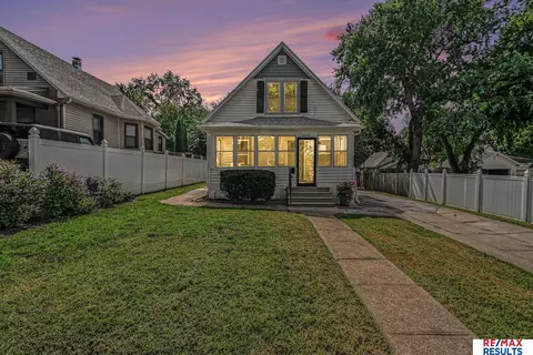 4681 Mason St, Omaha, NE 68106