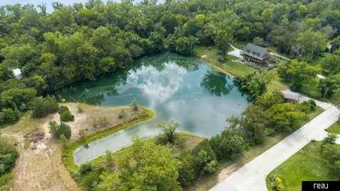 8305 Kauai Dr, Papillion, NE 68046