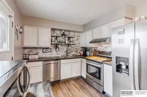 3326 Gertrude St, Bellevue, NE 68147