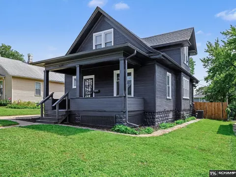 6319 Wirt St, Omaha, NE 68104