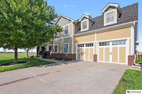 7100 NW 4th St, Lincoln, NE 68521