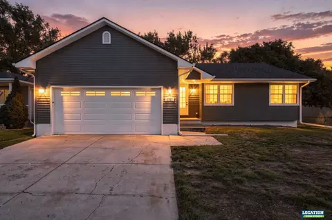2321 W Millstone Rd, Lincoln, NE 68522