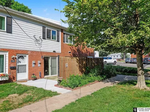 2543 S 3 Plz, Omaha, NE 68108
