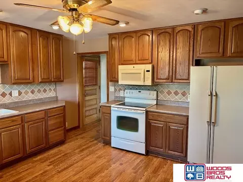 Kitchen - 334 E Roberts St, Seward, NE 68434 photo 2 of 2