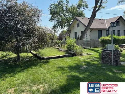 Exterior - 334 E Roberts St, Seward, NE 68434 photo 4 of 4