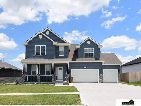 7332 N 9th St, Lincoln, NE 68521
