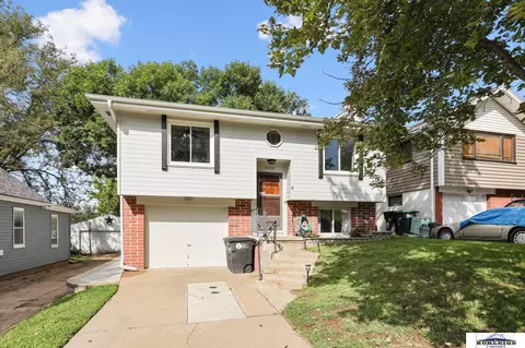 5430 S 50th St, Omaha, NE 68117