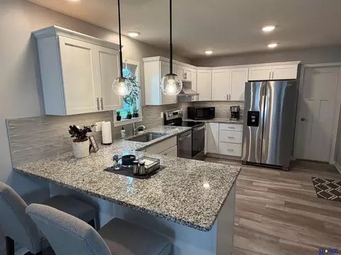 5806 S 94th St, Lincoln, NE 68526