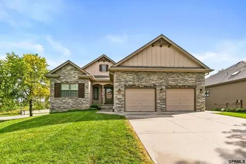 12205 S 73rd Ave, Papillion, NE 68046
