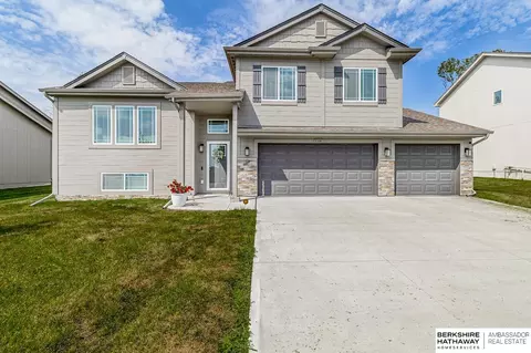 5314 Sheridan Rd, Papillion, NE 68133