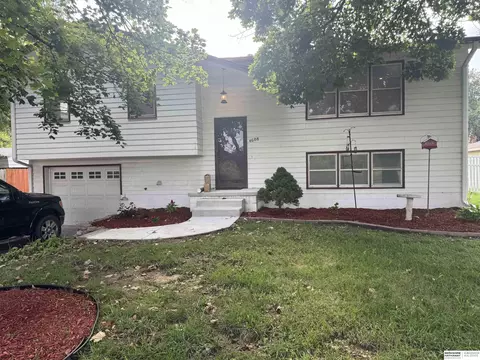 4608 N 90th St, Omaha, NE 68134