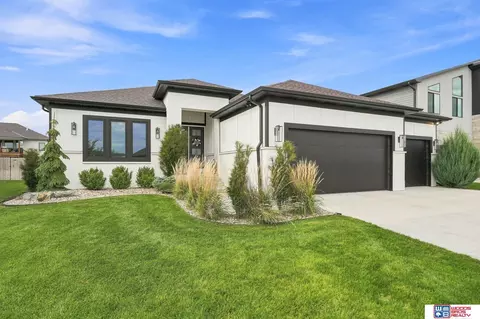 9631 Toma Rd, Lincoln, NE 68526