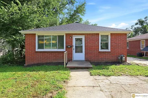 4223 Nebraska Ave, Omaha, NE 68111
