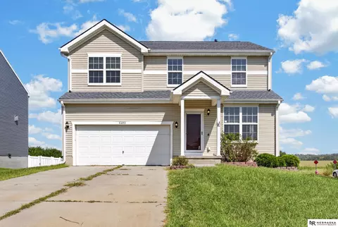 6402 Virginia St, La Vista, NE 68128
