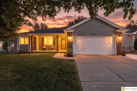 5306 NW Tudor Ln, Lincoln, NE 68521