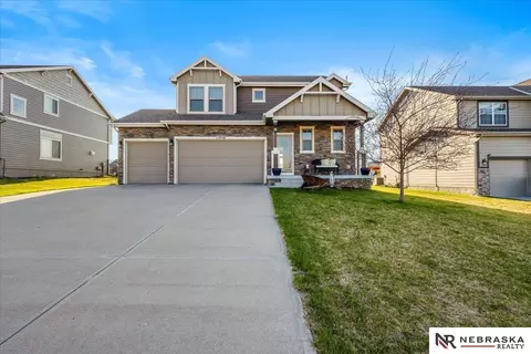 11918 S 210th St, Gretna, NE 68028