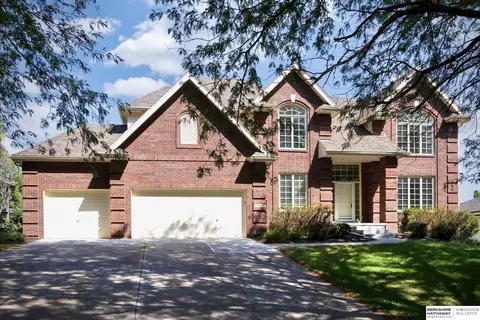 17068 Harney St, Omaha, NE 68118