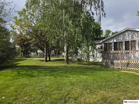 Exterior - 211 Pine St, Bee, NE 68314 photo 1 of 3