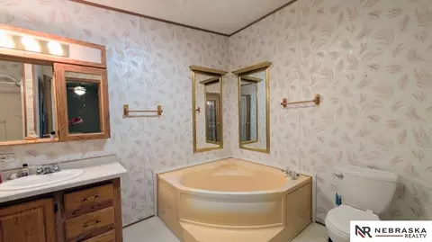 Bath - 211 Pine St, Bee, NE 68314 photo 1 of 1