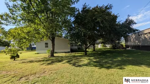 Exterior - 211 Pine St, Bee, NE 68314 photo 2 of 3