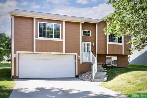 16083 Browne St, Omaha, NE 68116