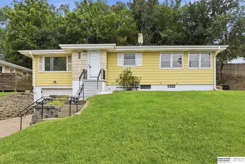 1607 S 50 St, Omaha, NE 68106
