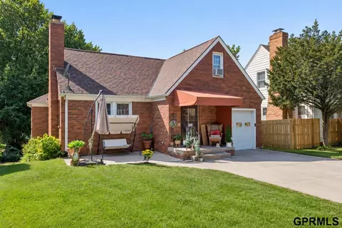 3320 N 58th St, Omaha, NE 68104