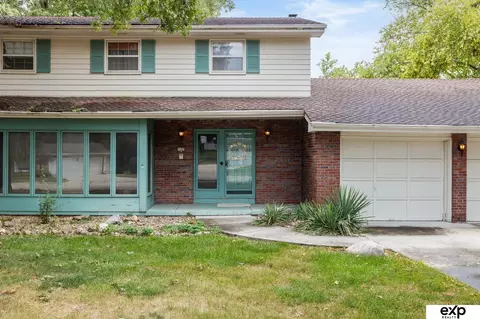 11424 Farnam Cir, Omaha, NE 68154