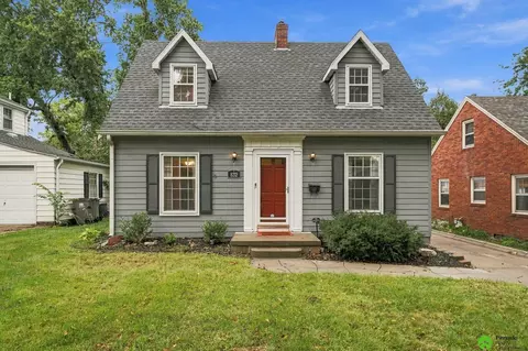 832 S 32nd St, Lincoln, NE 68510