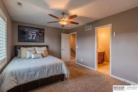 Bedroom - 20919 Poppleton Cir, Elkhorn, NE 68022 photo 5 of 6