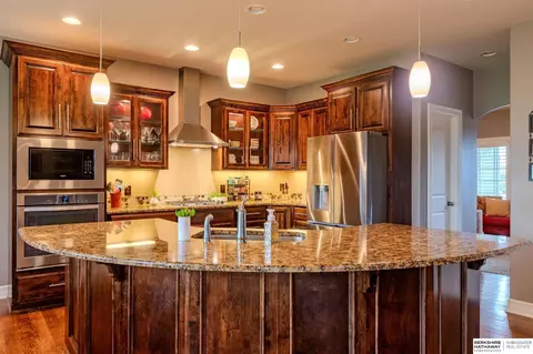 Kitchen - 20919 Poppleton Cir, Elkhorn, NE 68022 photo 2 of 5