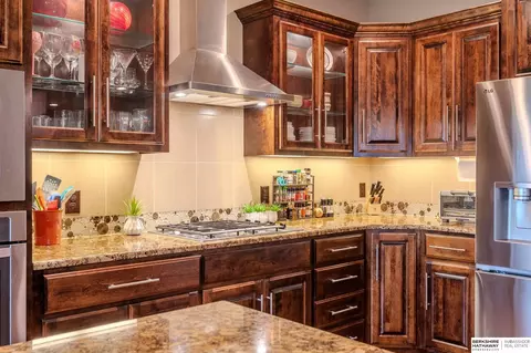 Kitchen - 20919 Poppleton Cir, Elkhorn, NE 68022 photo 3 of 5