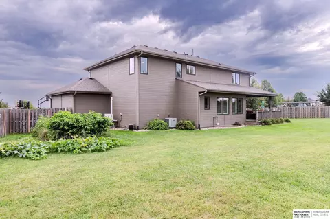 Exterior - 20919 Poppleton Cir, Elkhorn, NE 68022 photo 4 of 6