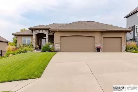 4209 N 208th St, Elkhorn, NE 68022